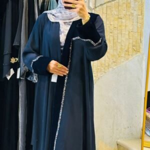 عباية سيلفر إدج إليغانس — سوداء بتفاصيل فضية